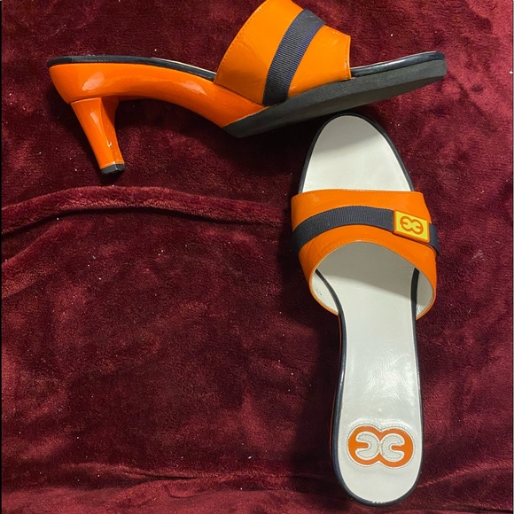 Escada heels - Picture 2 of 3